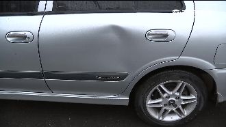 塞車怒踹擋路違停車！退休警官嗆告