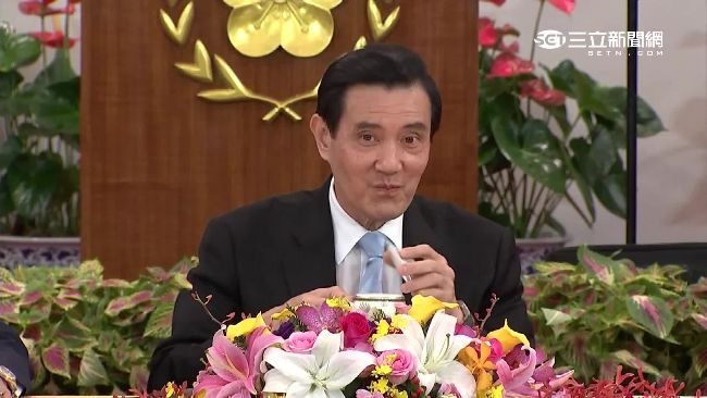 靠馬習會人氣翻漲！馬英九暗爽拋媚眼
