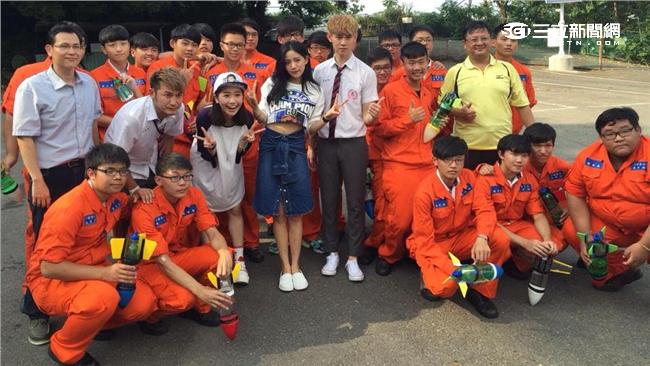 女神、女丑差很大　女星爆氣不爽踹桌