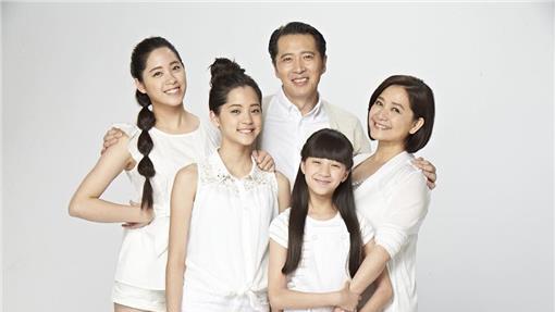 歐陽姐妹出道爭議多　歐陽菲菲很反對