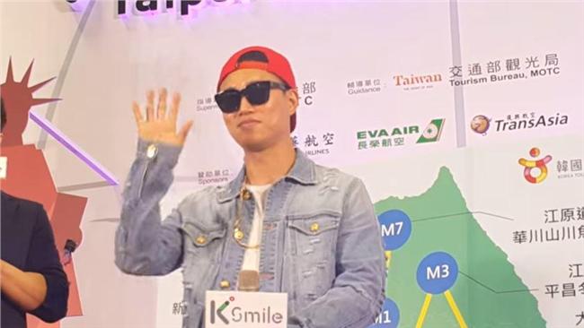 Gary快閃現身旅展　貼心暖護粉絲