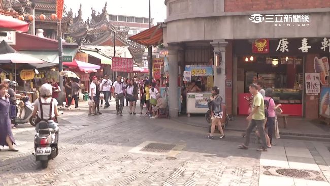私有地被當騎樓開罰　店家喊冤可撤單