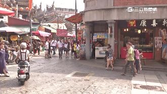 私有地被當騎樓開罰　店家喊冤可撤單