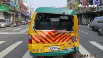 不顧別人小孩死活　男追撞娃娃車逃