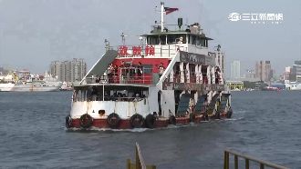 驚！旗津渡輪鏽蝕調漆　早過最佳年限