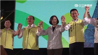 小英柯建銘新竹合體　柯P爸媽也到了