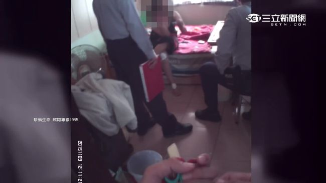 女兒爭產槓上繼母　手持利刃作勢自殺