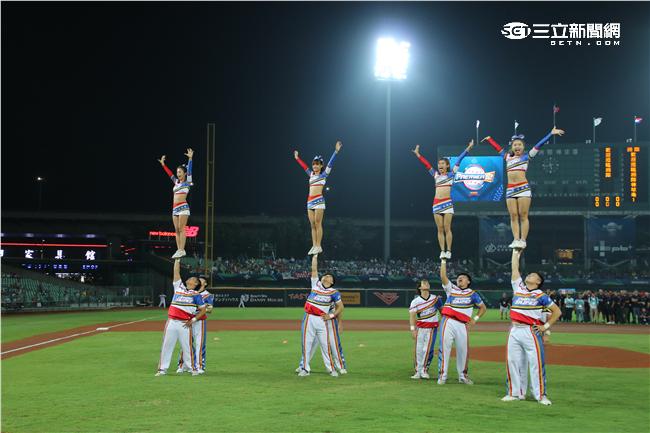 12強台荷大戰開幕儀式(圖／記者王怡翔攝)