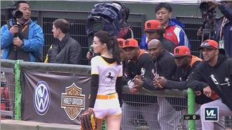 還記得她嗎？球僮妹台荷之戰回鍋吸睛