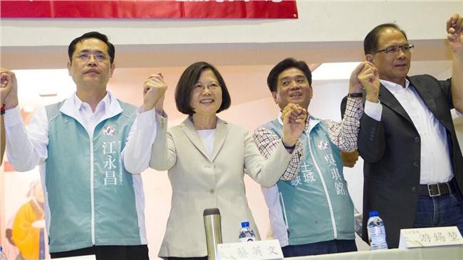 不畏臉書被灌爆　蔡英文仍貼文談民主