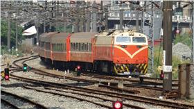 台鐵.火車.自強號.莒光號（圖／翻攝自台灣鐵道路透社）