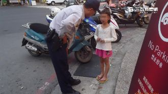 「不能坐陌生人車」迷路女童拒上警車