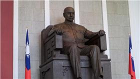 國父、孫文、孫中山／flickr－Alan Wu／https://www.flickr.com/photos/arabani/7171952103/in/photolist-bVL8uB-zEqB9N-z1a8r4-e9NDiH-zEpTPy-zEqghU-z11dJY-zUJyuf-z1aKHH-z12fFm-zEsC1m-zX3gxk-zVUwqA-aSXoDp-aSXqFB-aSXqXM-aSXnJR-aSXpAP-aSXqkH-aSXr4x-aSXpEZ-aSXoPk-aSXnrB-aSXp7T-aSXrfZ-aSXpLT-aSXovX-aSXqfK-aSXqbD-aSXpJH-aSXrzH-aSXphi-aSXobx-aSXnNr-aSXqoz-aSXrDH-aSXr6r-aSXqRa-aSXoR6-aSXqBD-aSXpy6-aSXoYx-aSXpsZ-aSXnSz-aSXp2z-aSXr9c-aSXrx6-aSXq8M-aSXnWt-aSXozH