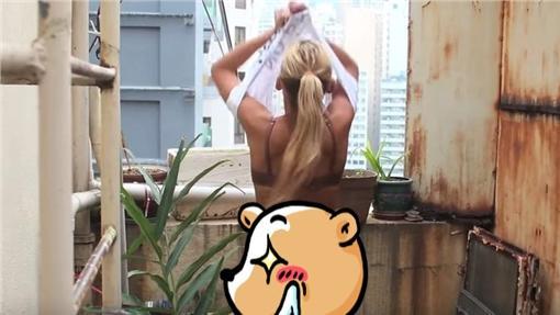 【影片集】辣模露O逛街　竟沒人發現