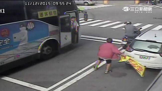 談政治爆口角　男乘客惱羞打司機