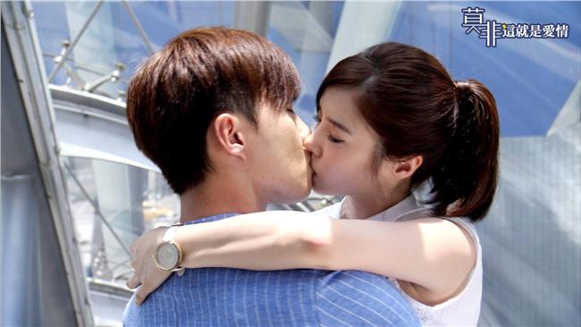 唐禹哲李佳穎「吻」坐最佳情侶檔冠軍