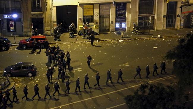 法警攻堅窩點　恐怖份子自爆身亡