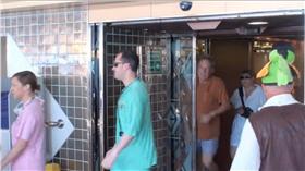 夾傷 (影片截圖)