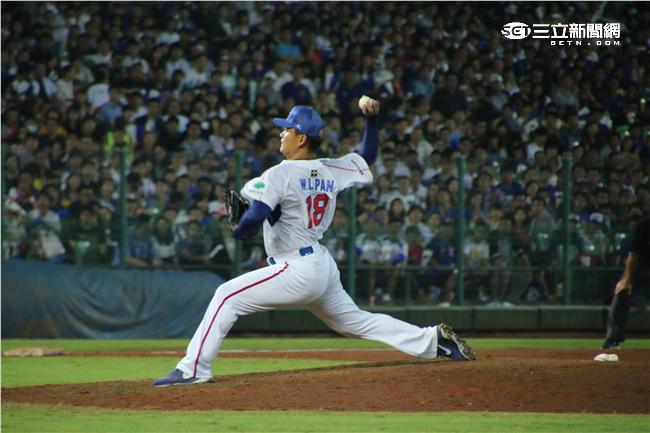 12強中華隊台古大戰(圖／記者王怡翔攝)