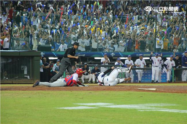 12強中華隊台古大戰(圖／記者王怡翔攝)