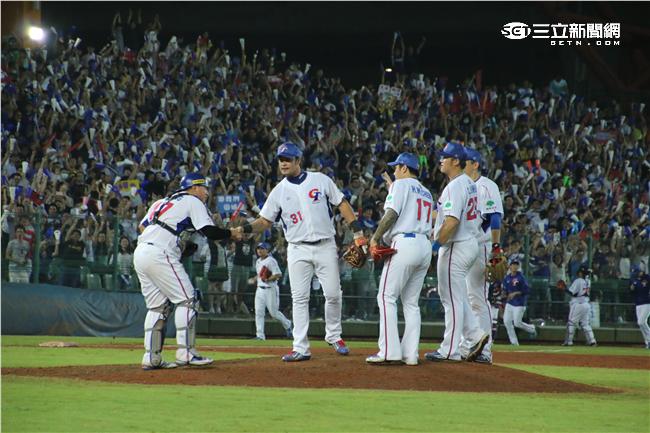 12強中華隊台古大戰(圖／記者王怡翔攝)