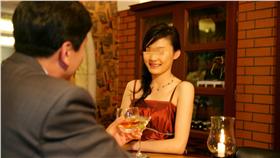 酒店、喝酒／百度