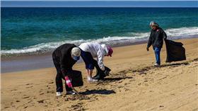 flickr淨灘／SAVE THE BAY／https://www.flickr.com/photos/savethebayri/17182228348/in/photolist-sbkpSm-p5kwTB-p5kGLJ-r4gi4g-p5mC78-bouHZK-oA1mt3-akBmhu-oPKYrr-eCYZck-douj26-abqzgr-c17Fpb-oxF92E-ai4cdF-pLXhM4-pLC8wW-g6dEJ4-mT6sVT-8wFp8v-767XJ4-dk9bYp-bsQ8BH-8xoMRZ-mT8e7L-dk9c6p-bsQ83P-86CrNp-5jh9FT-63sDkA-86FBWY-D1QNZ-aqC6eo-6AD7TB-g6e5PY-g6dGdg-g9dQkE-fnhvFV-g9dEYf-kwzND7-8dhLsa-kwy5Lv-kwxGLF-kwxGnz-kwzPaC-fPfjJJ-8dm3pu-8dhLCR-8dAZtv-8e57QX