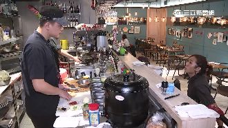 廚師大缺工！牛排館祭月薪5萬請嘸人