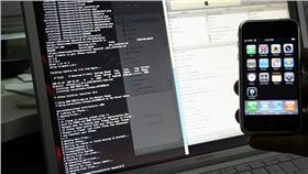 蘋果,解密,iPhone,個資-Bwana McCall-https://www.flickr.com/photos/bwana/1186846236