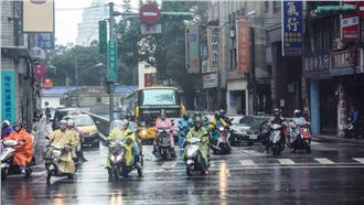 北東轉涼雨區曝！熱帶低壓最快今成颱