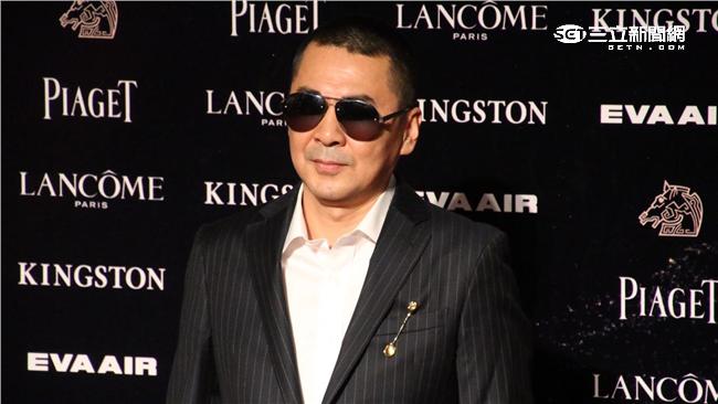 皇上來了！頒獎沒壓力陳建斌心情輕鬆