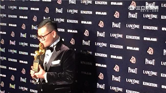 白只奪下最佳男配角：還是出不了戲