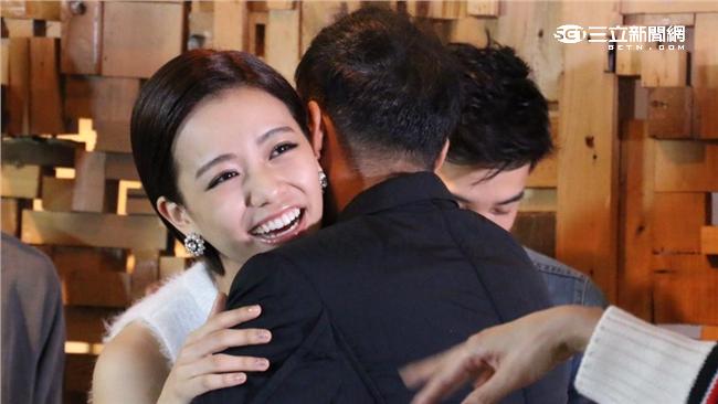 宋芸樺唱完《小幸運》爆哭男友甜秀秀