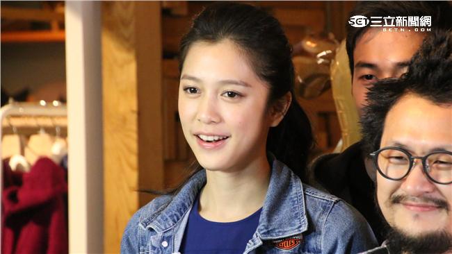 金馬慶功柯震東現身　與劉奕兒零互動