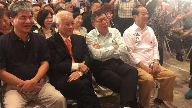 謹遵不輔選承諾　柯P嘴巴閉閉坐台下