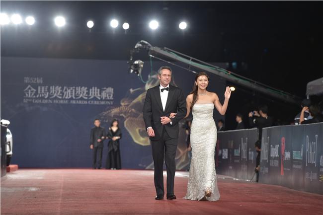 河智苑與伯爵亞太地區總裁顧騰