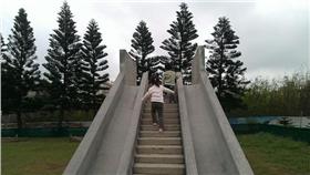 溜滑梯－flickr.cc peter tr
https://www.flickr.com/photos/petertresther/6520032833