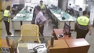 小小員警互罵起爭執　警私取影片報復