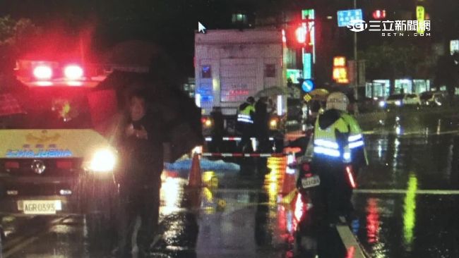 過馬路沒走斑馬線　婦人遭貨車輾斃