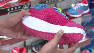 山寨「瘦身鞋」霸道擺攤　胡扯可減重