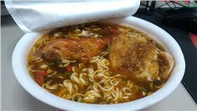 花雕雞泡麵（圖／翻攝自PTT） 