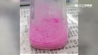 染髮後遺症？母乳居然變「草莓牛奶」