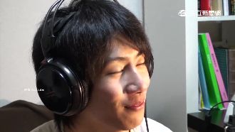 想要被擁抱！單身男研發「女友外套」