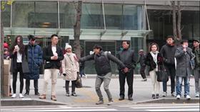 聽音樂想嗨？韓網友先嗨給你看有多怪