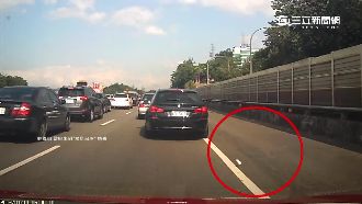 BMW不排隊硬切　探頭碎念亂丟垃圾