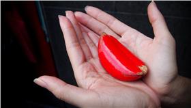 擲筊- flickr- https://www.flickr.com/photos/kudumomo/8289474927/