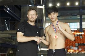 蔡旻佑 跳水挑戰智仁勇