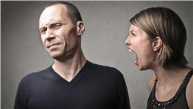 情侶吵架／百度