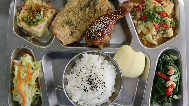 國防部長：將「米其林」餐推廣到全軍