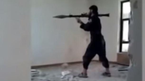 GG！IS士兵射火箭彈　反炸爆自己